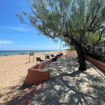 Tetom Primera Linea De Playa Appartamento